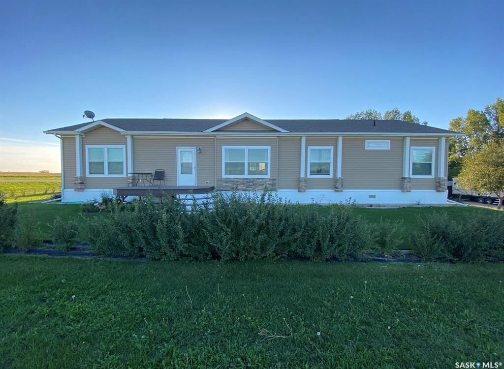 Property Photo:  528 Duke Street  SK S0G 2J0 