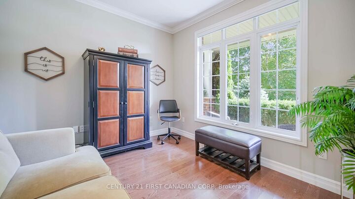 Property Photo:  327 Richmeadow Road  ON N6H 5T2 
