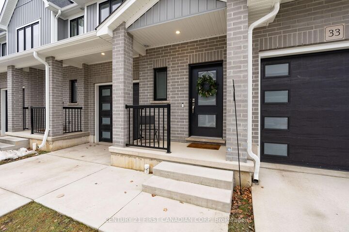 Property Photo:  17 Nicholson Street 35  ON N0M 2J0 