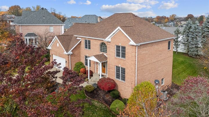 Property Photo:  370 Cobblestone Cir  PA 15136 