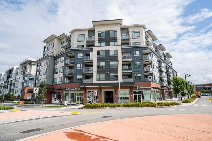 Photo de la propriété:  7920 206 Street 311  BC V2Y 3X1 