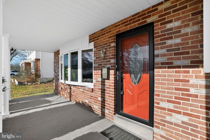 Property Photo:  2360 Clearview Lane  PA 19014 