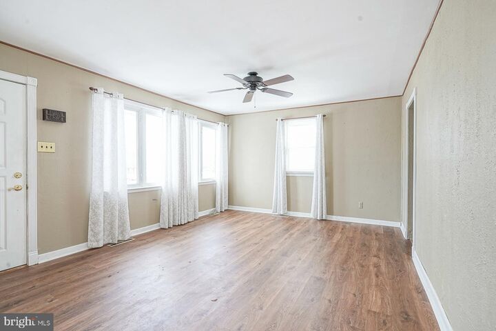 Property Photo:  465 Bucknell Avenue  NJ 08090 