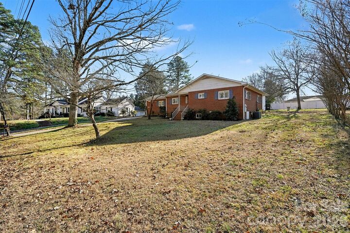 Property Photo:  233 Annandale Avenue  NC 28144 