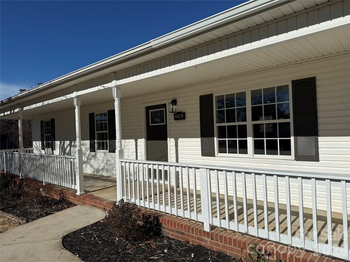 Property Photo: 2109 Kyle Court SE NC 28613