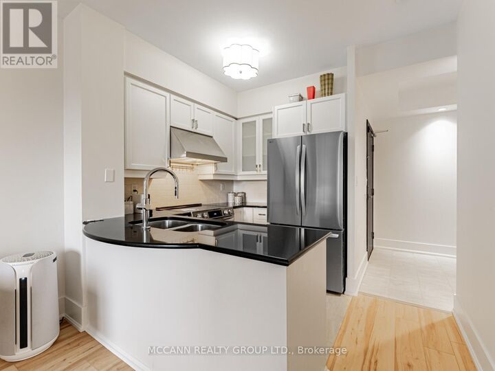 Property Photo:  99 Avenue Road 607  ON M5R 2G5 