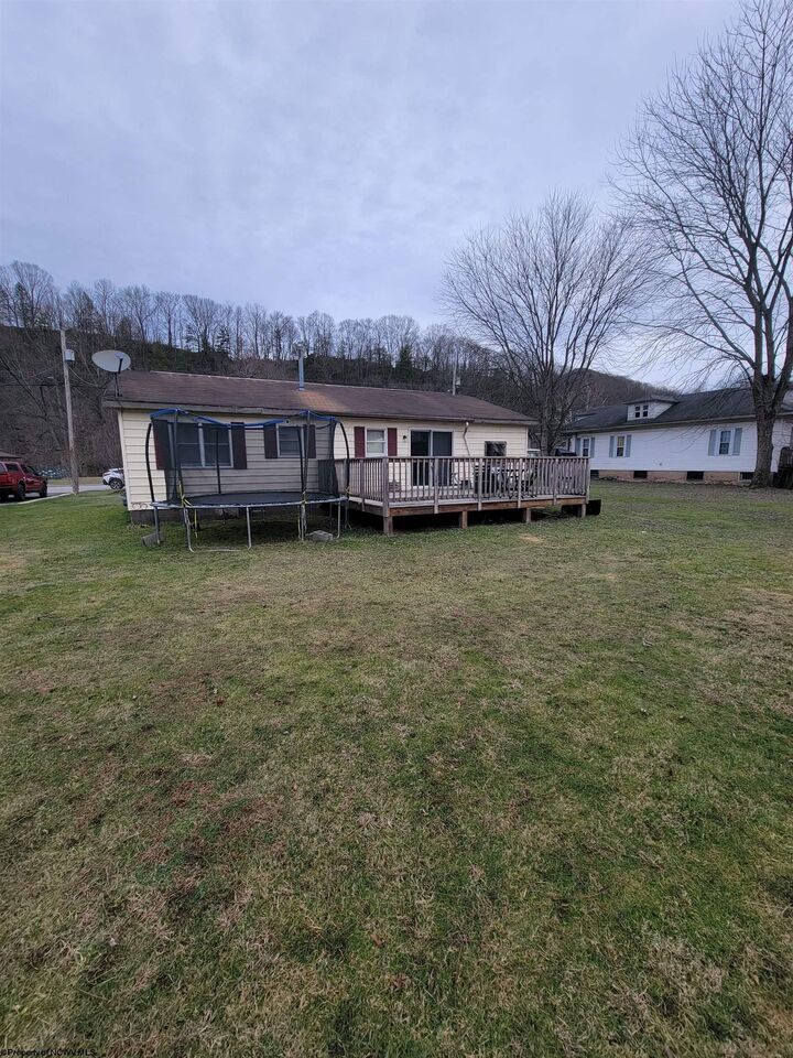Property Photo:  209 Pennsylvania Avenue  WV 26287 