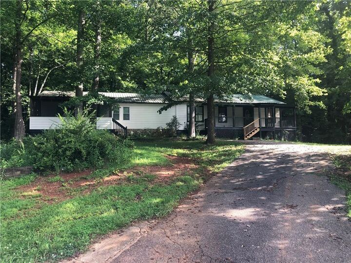 Property Photo: 4744 Chickasaw Way SE GA 30102