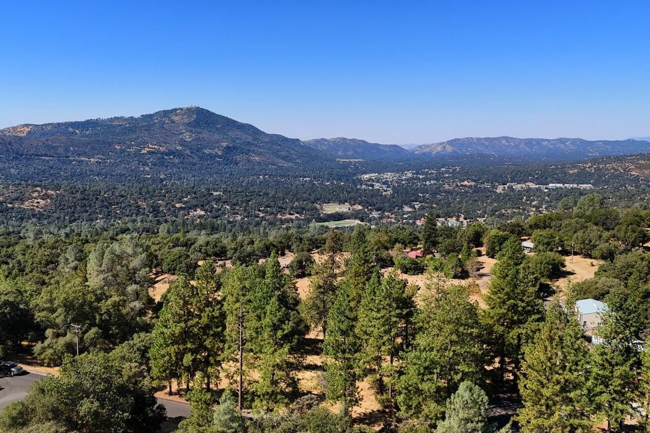 Property Photo:  10 Timberwood Lane  CA 93644 