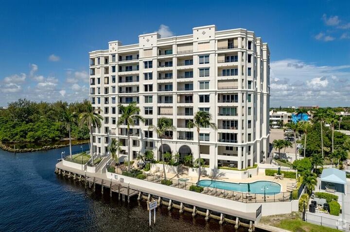 Property Photo:  2880 NE 14th Street Cswy 1004  FL 33062 