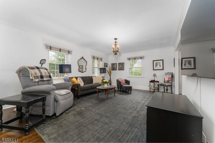 Property Photo:  173 W Oak St  NJ 07920 