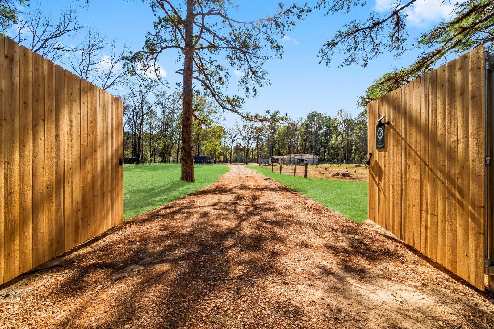 Property Photo:  7711 Boars Head Place  TX 77316 