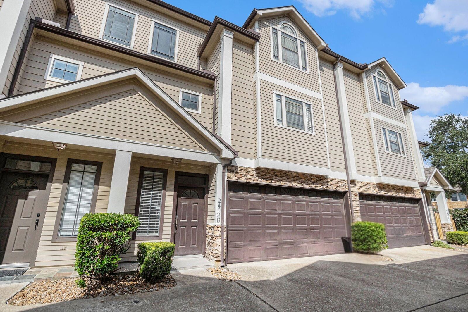 Property Photo:  2402 Calumet Street B  TX 77004 