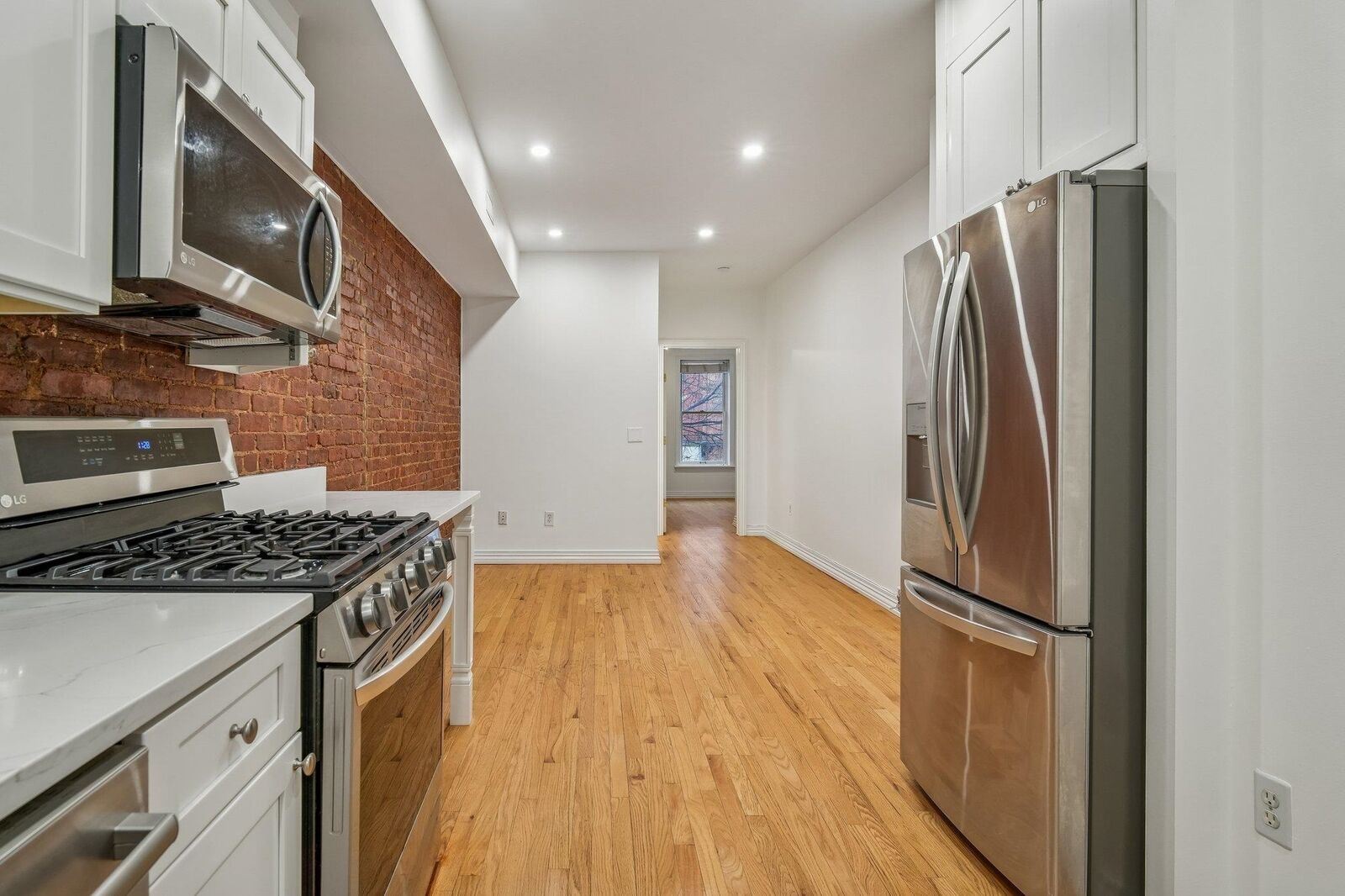 Property Photo:  815 Willow Ave 2R  NJ 07030 