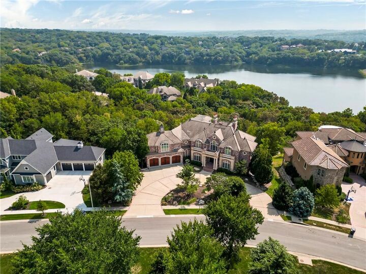 Property Photo:  27596 W Highland Circle  KS 66061 