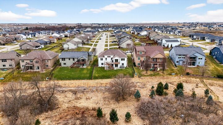 Property Photo: 5601 NE Hillcrest Drive IA 50021