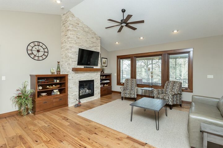 Property Photo:  1104 NW Cypress Avenue  IA 50023 