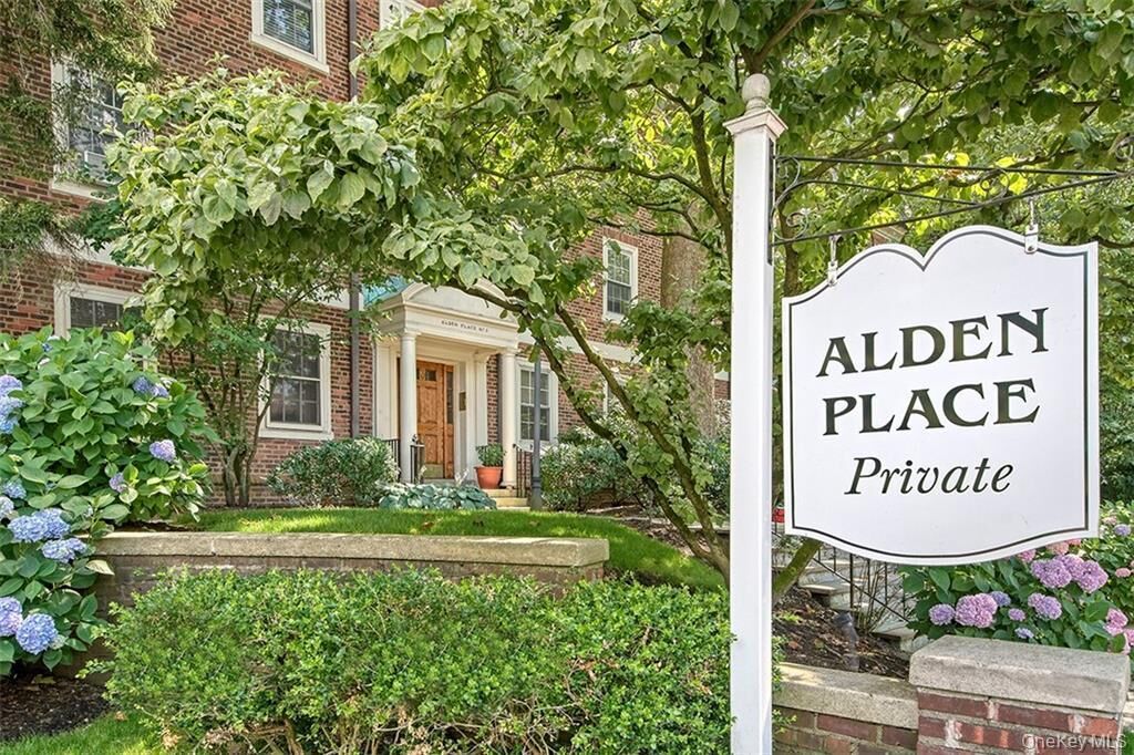 Property Photo:  3 Alden Place 3A  NY 10708 