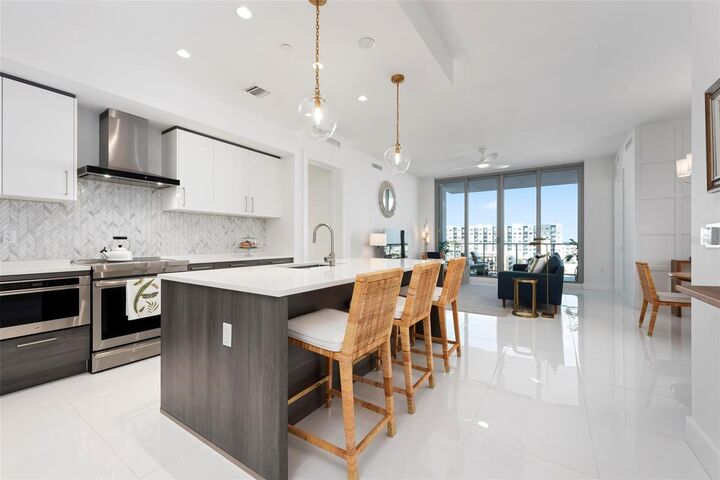 Property Photo:  111 S Pineapple Avenue 719  FL 34236 