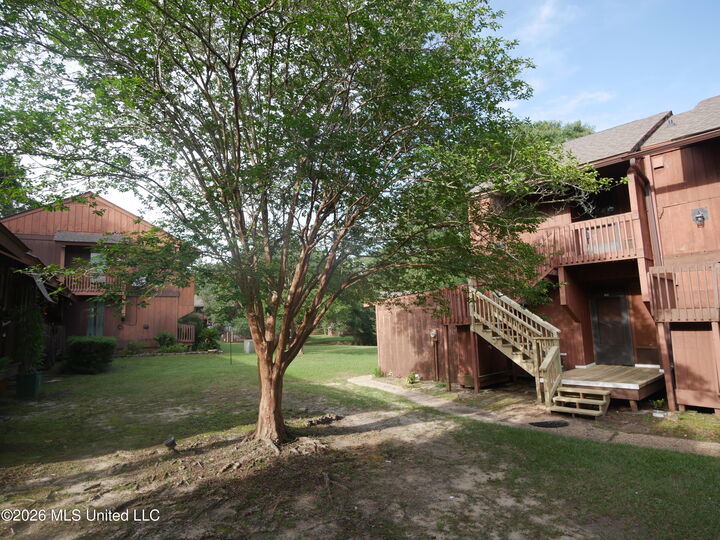 Property Photo:  208 Lakeside Villa  MS 39525 