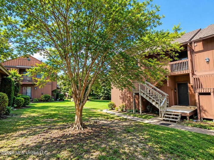 Property Photo: 208 Lakeside Villa MS 39525
