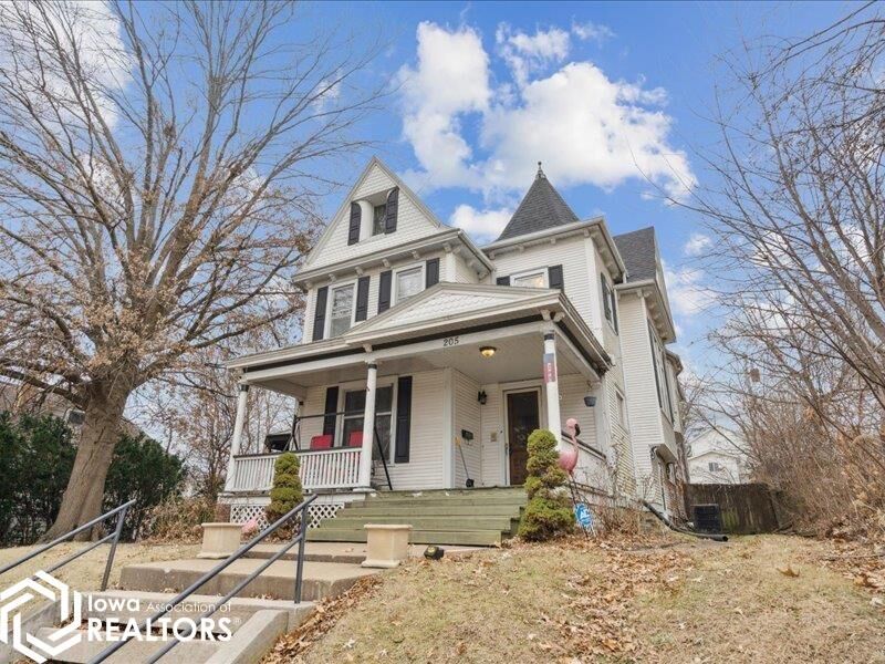 Property Photo:  205 Marietta Street  IA 52601 