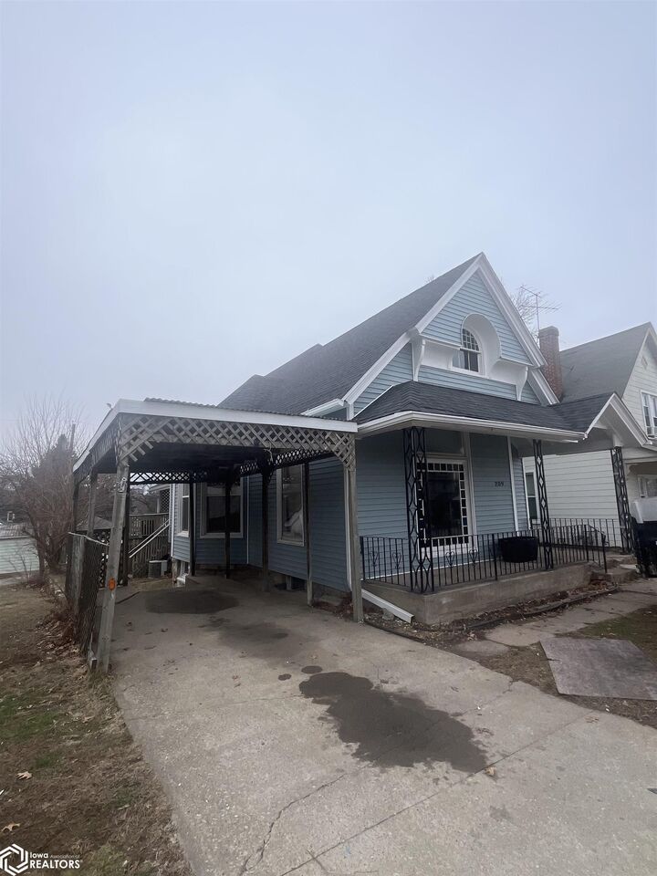 Property Photo:  209 S 8th Street  IA 52601 