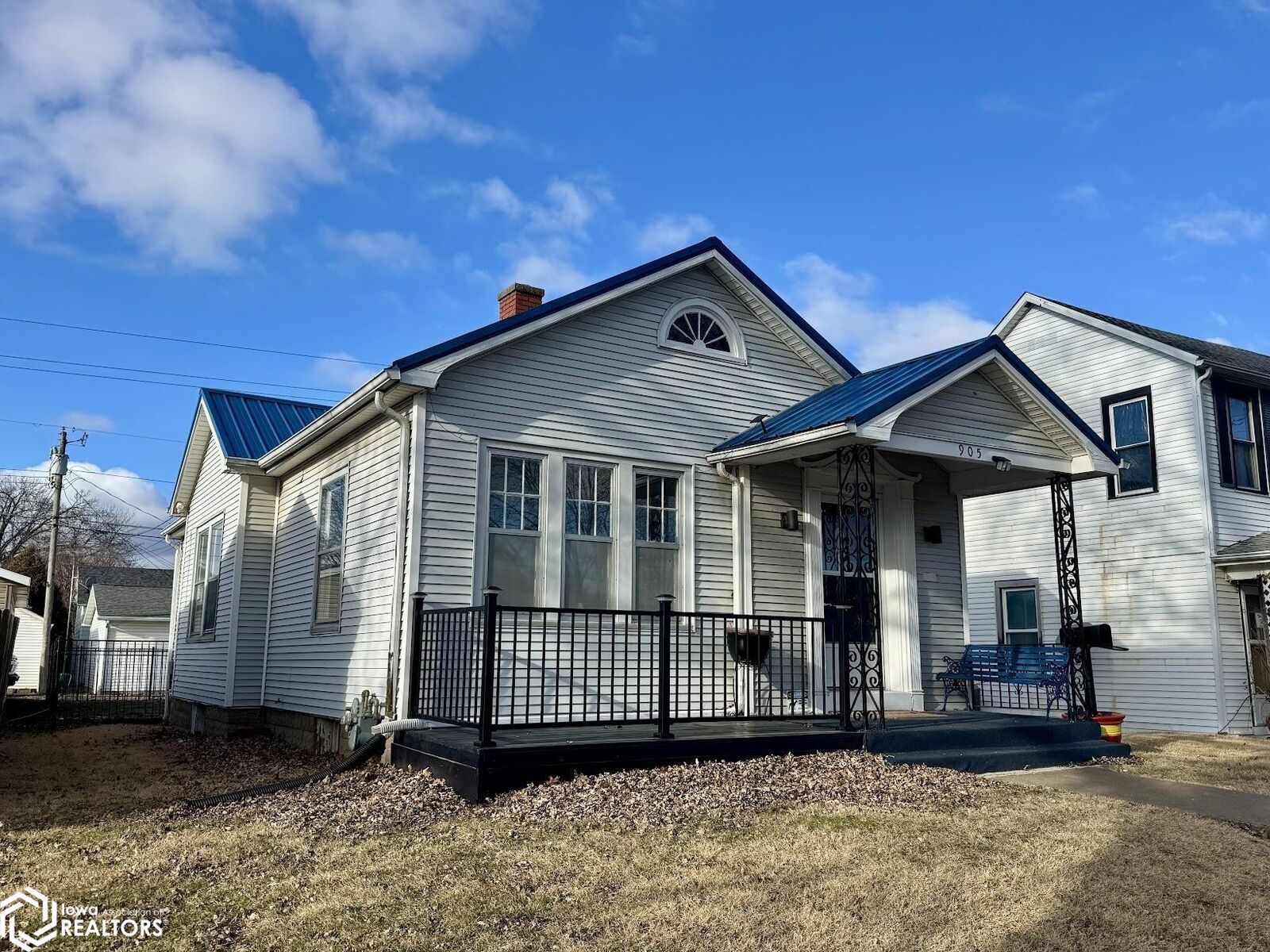 Property Photo:  905 S 10th Street  IA 52601 