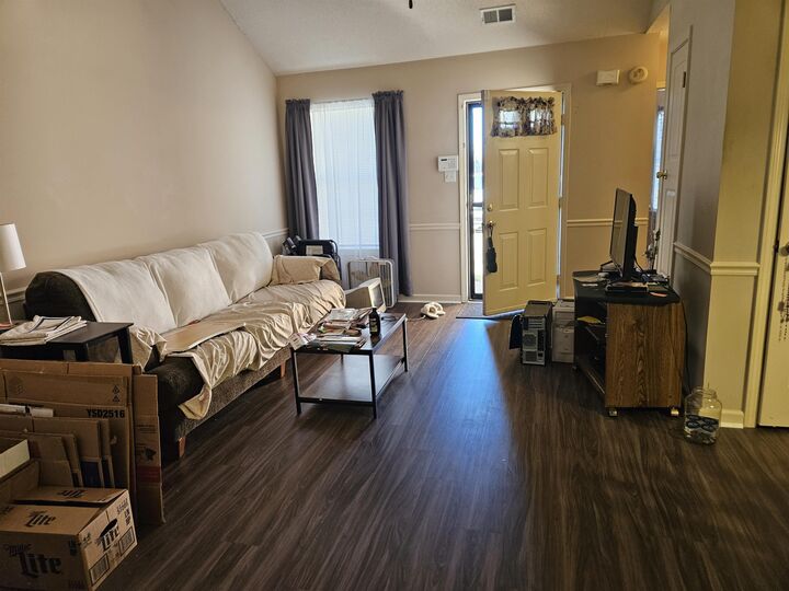 Property Photo: 4144 Meadow Heath Ln E TN 38115