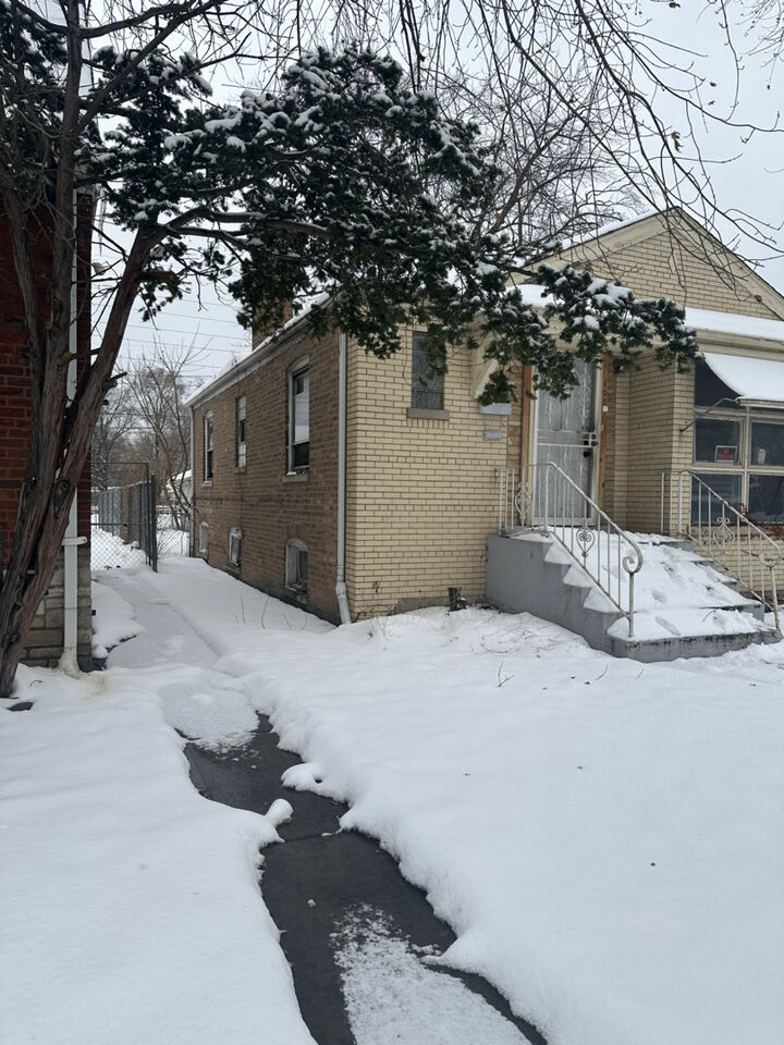 Property Photo:  105 E 140th Court  IL 60827 