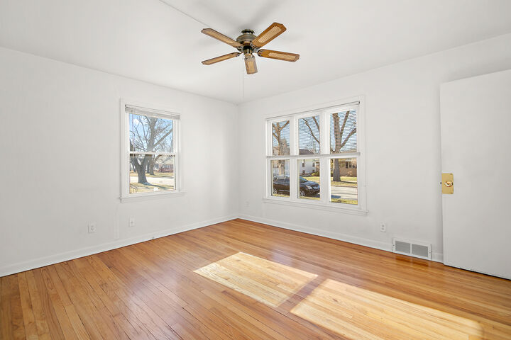Property Photo:  372 S Center Avenue  IL 60915 