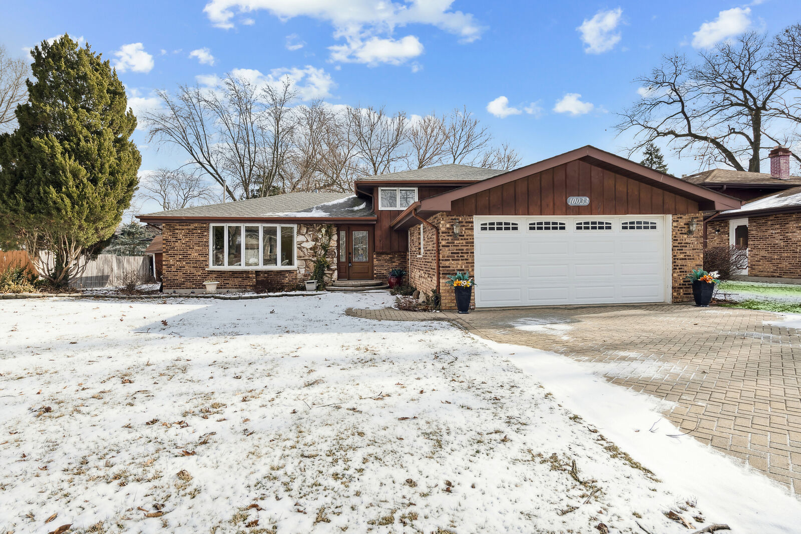 Property Photo:  10033 S 87th Avenue  IL 60465 