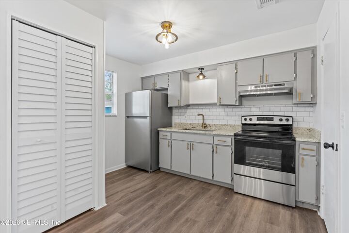 Property Photo:  3329 Mayflower Street 3329  FL 32205 