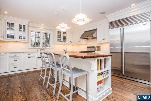 Property Photo:  10 Orchard Place  NJ 07670 