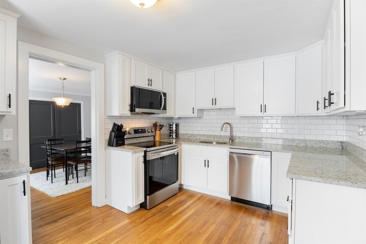 Property Photo:  276 Salmon Street  NH 03104 