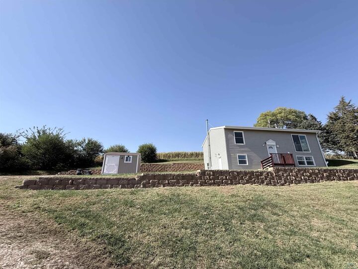 Property Photo: 1541 Oakdale Rd NE 68743