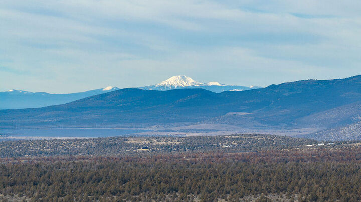 Property Photo:  5818 SE Thomas Road  OR 97754 