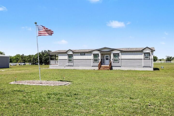 Property Photo: 17902 Lexie Lane OK 73051