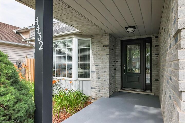 Property Photo:  4432 Dennis Avenue  ON L3J 0E3 
