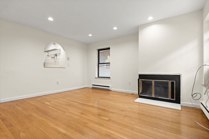 Property Photo:  18 East Springfield St 18-3  MA 02118 
