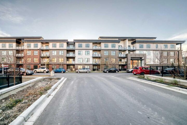 Property Photo:  4275 Norford Avenue NW 204  AB T3B 6M2 