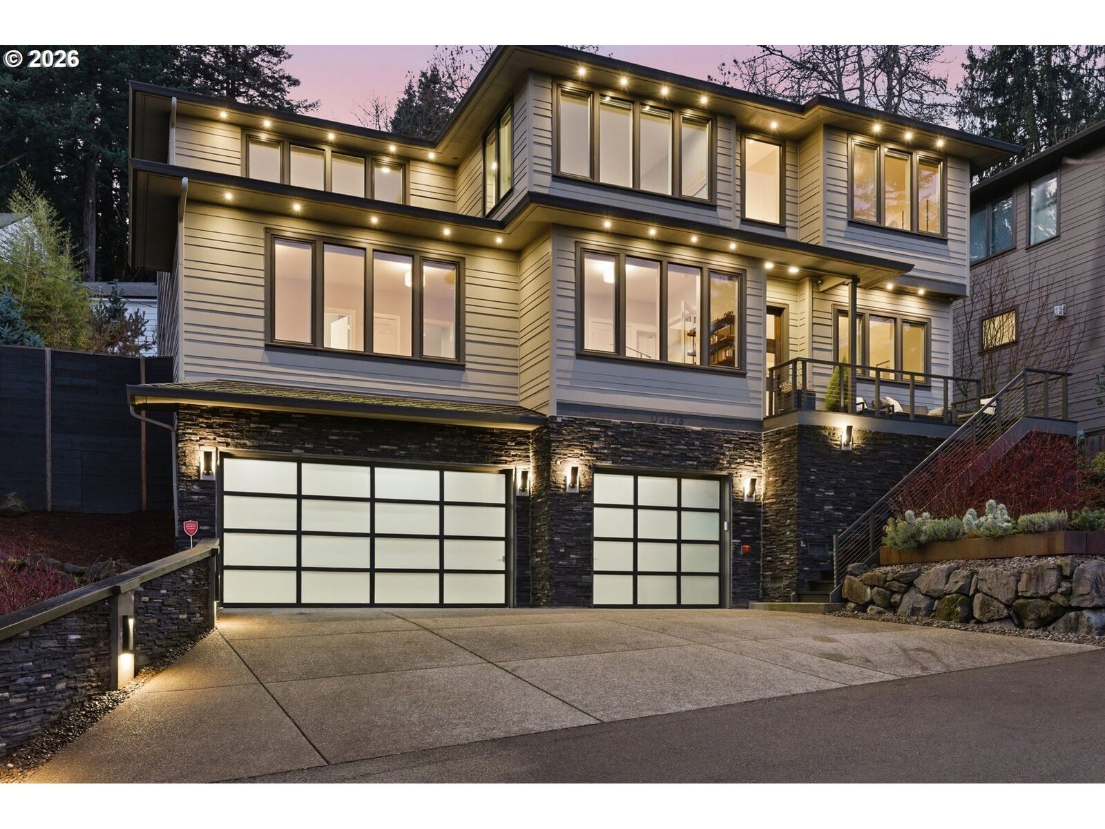 Property Photo:  2123 S Military Rd  OR 97219 