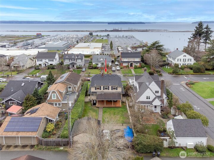 Property Photo:  1005  Grand Avenue  WA 98201 