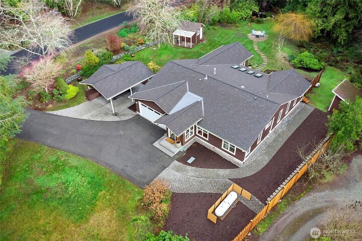 Property Photo:  6133 NE Lariat Loop  WA 98110 