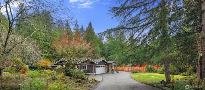 Property Photo:  6133 NE Lariat Loop  WA 98110 