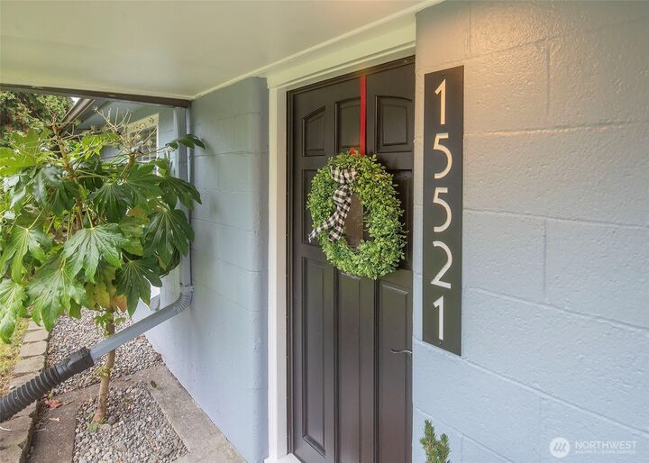 Property Photo:  15521  Ashworth Avenue N  WA 98133 