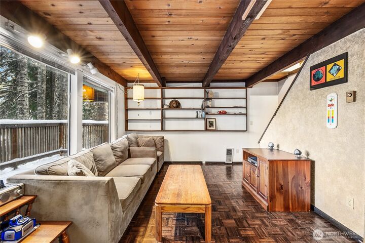 Property Photo:  710  Snoqualmie Dr  WA 98068 