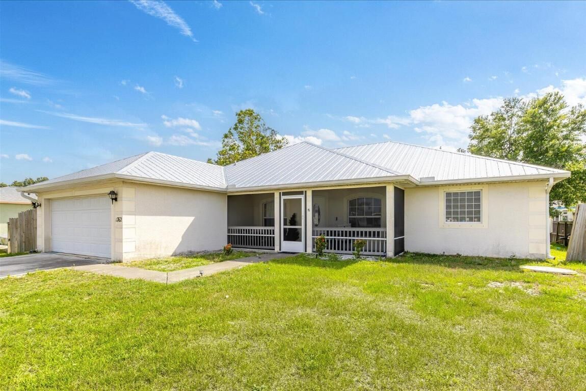 Property Photo: 1762 SE Aires Lane FL 34984