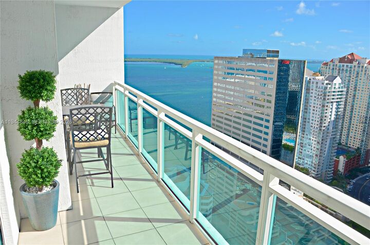 Property Photo:  950 Brickell Bay Dr 3705  FL 33131 