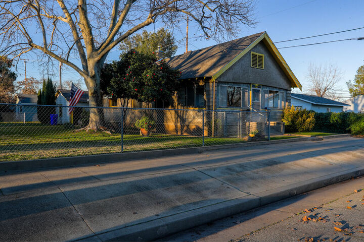 Property Photo: 734 Douglass Street CA 96080
